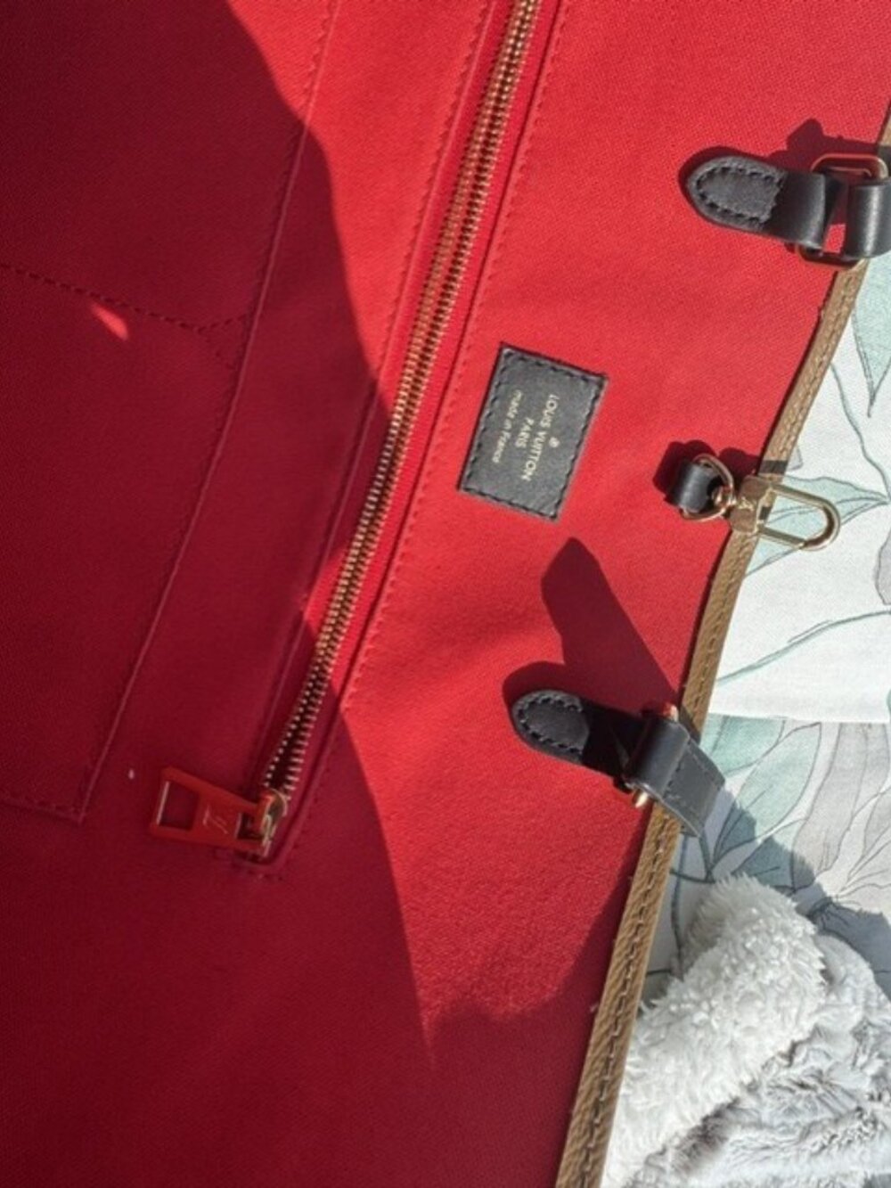 Louis Vuitton OnTheGo GM Tote – Giant Monogram (Authentic) - Picture 8 of 16